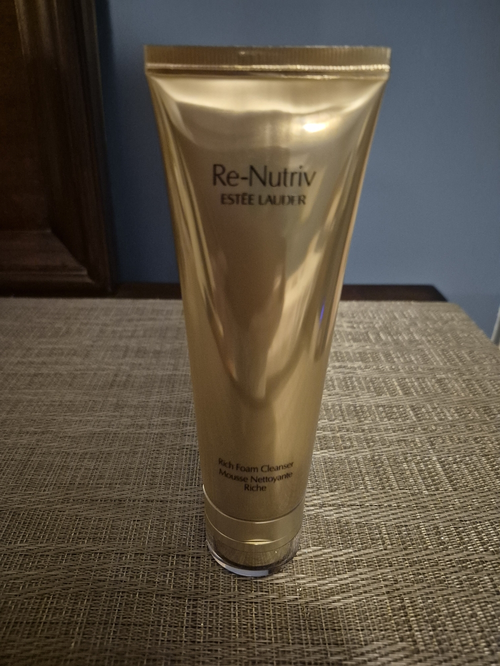 Estee Lauder Re-Nutriv Gold Tube Foam Cleanser 4.2 Oz. Brand New
